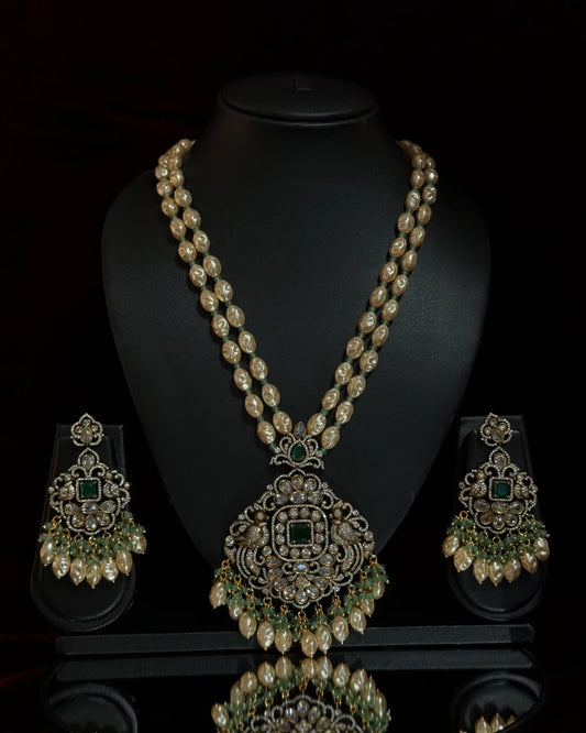 Royal Emerald Pearl Bridal Necklace Set