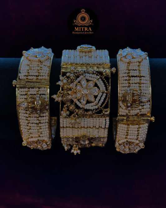 Mitra Ivory White Pearl Kundan Bangle